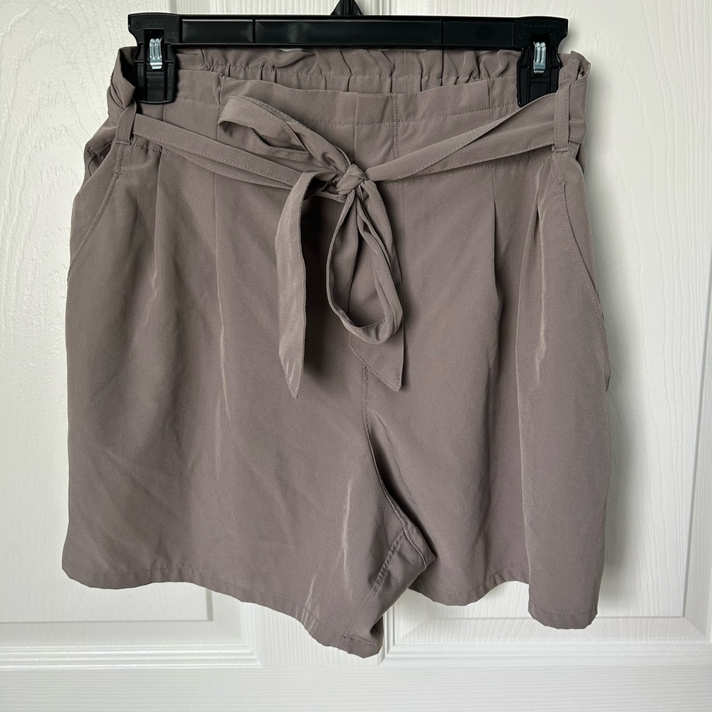 RBX Elastic Waist Pull On Tie Belt Grey High Waisted Shorts Size Large
